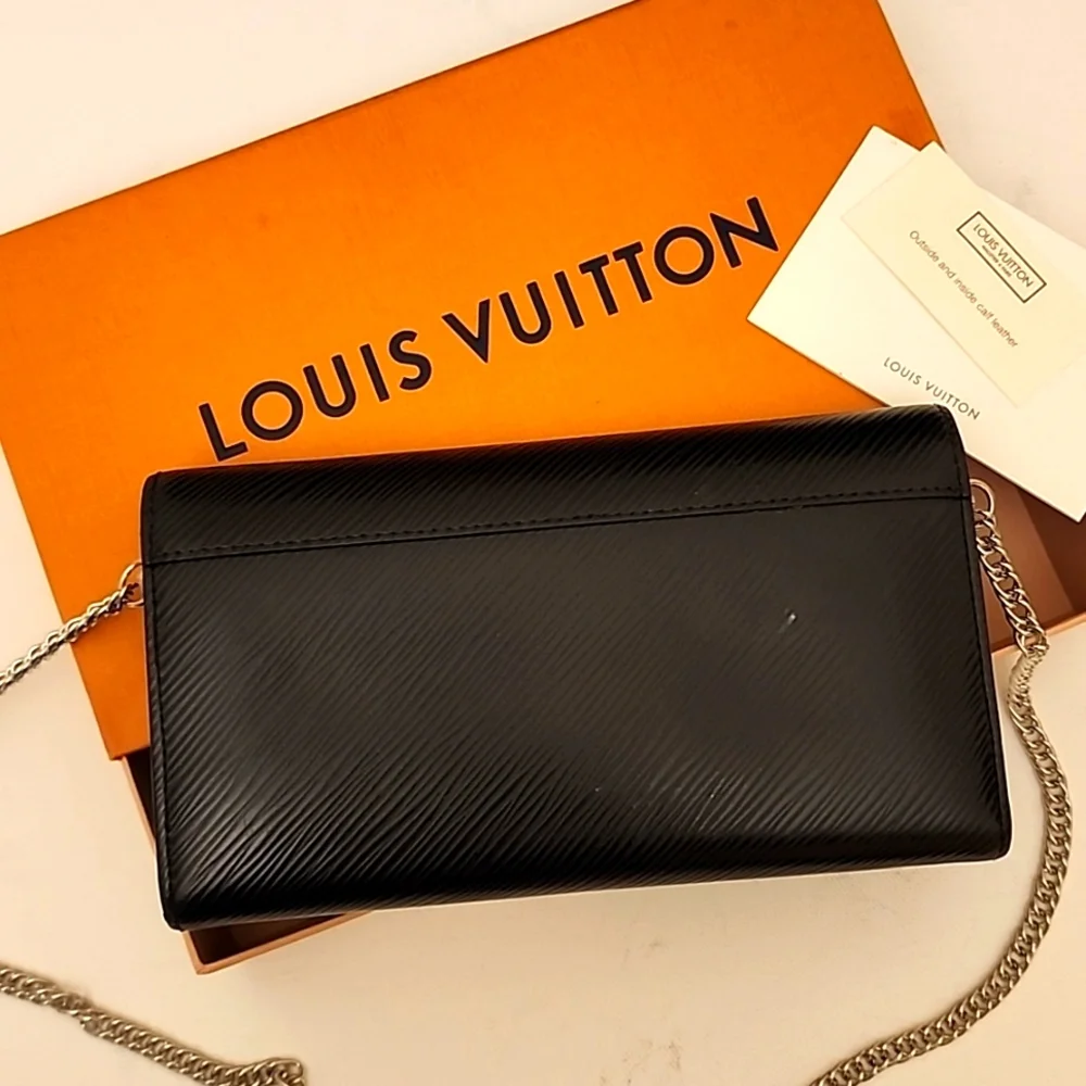 LOUIS VUITTON Epi LV Twist Crossbody Purse Wallet WOC + Original Box - Picture 11 of 17